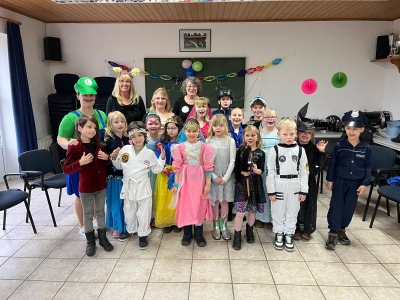Kinderfeuerwehr Gülden feiert fröhlichen Fasching